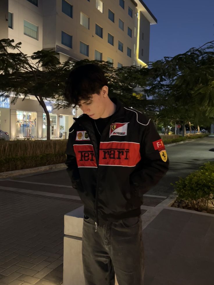 Schwarze Rennjacke Ferrari – Vintage F1 Streetwear