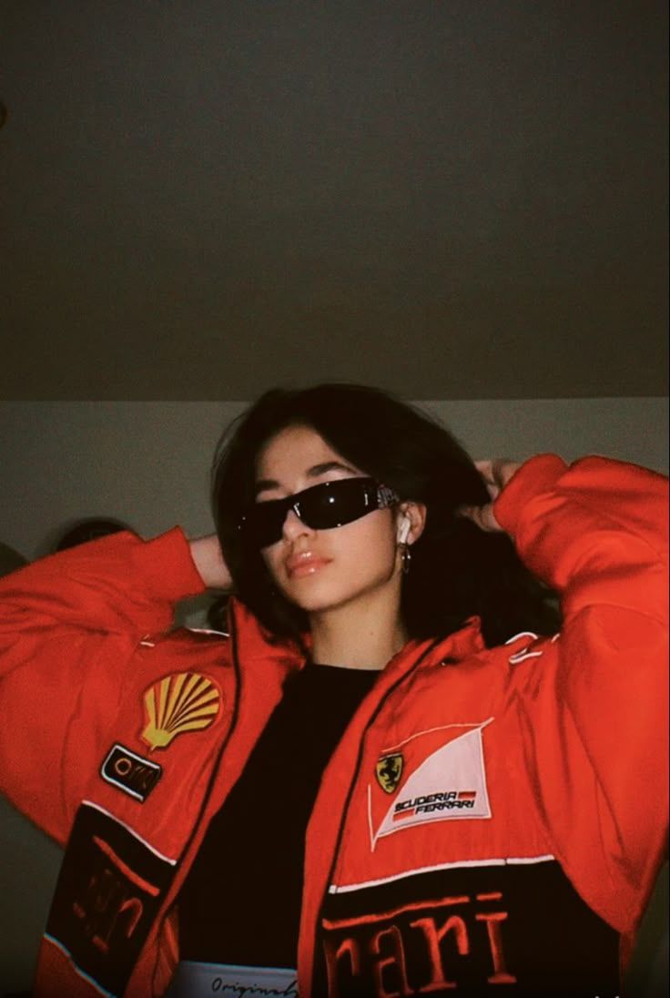 Rote Rennjacke Ferrari – Vintage F1 Streetwear