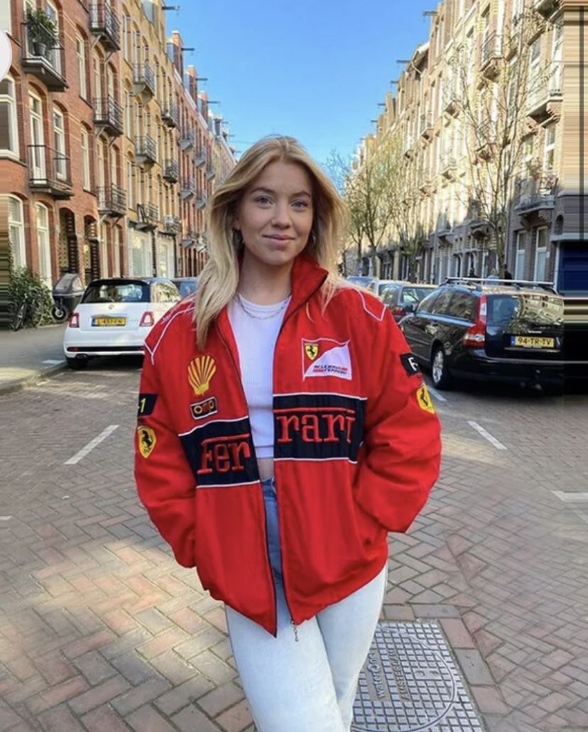 Rote Rennjacke Ferrari – Vintage F1 Streetwear